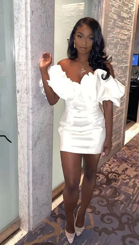 Lowest Price party dress18th Birthday Outfit Black Girl Luxury Ivory Satin Ruffle Strapless Homecoming Dress Y652 Lowest Price party dress18th Birthday Outfit Black Girl Luxury Ivory Satin Ruffle Strapless Homecoming Dress Y652