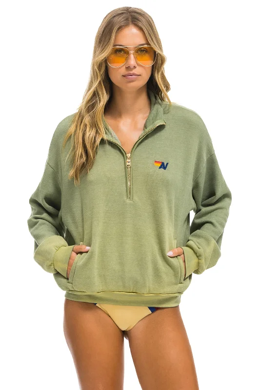 casual workout hoodieESSENTIAL HALF ZIP RELAXED SWEATSHIRT - FADED ARMY