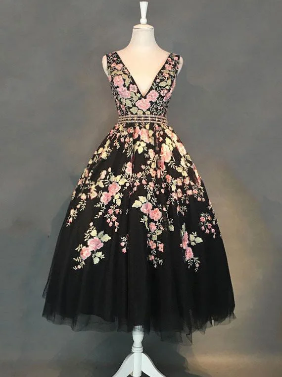 Online Only Black Homecoming Dress Ball Gown V Neck Appliques Tulle Short Prom Dress Party Dress JK543
