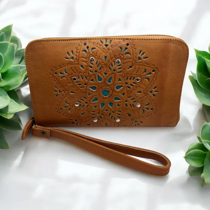 Clearance Event form-fitting dressMandala Leather Zip Wallet
