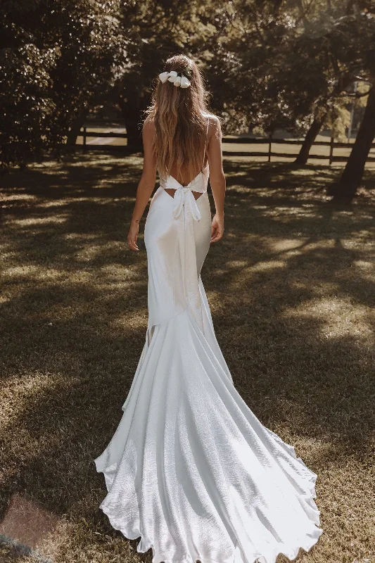 Deal Mania ruched dressAura