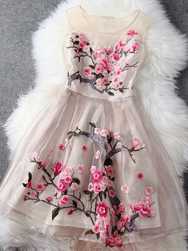 Quick Sale Chic Homecoming Dresses A-line Embroidery Short Prom Dress Party Dress JK680