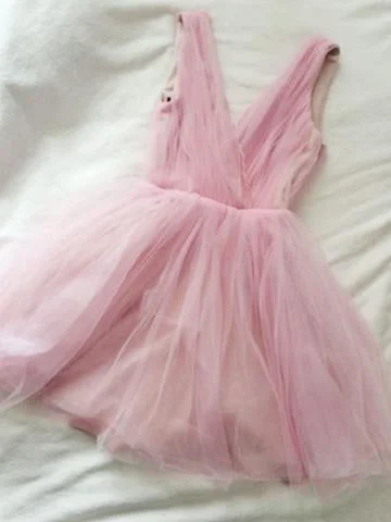 Season Finale Sale Cute Homecoming Dress V Neck A line Ruffles Tulle Short Prom Dress Sexy Party Dress JK539