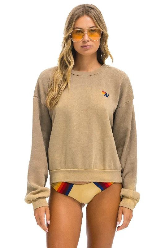 fitted workout sweatshirtESSENTIAL RELAXED CREW SWEATSHIRT - FADED TAN