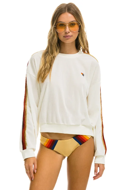 workout-ready hoodieCLASSIC VELVET RELAXED SWEATSHIRT - WHITE