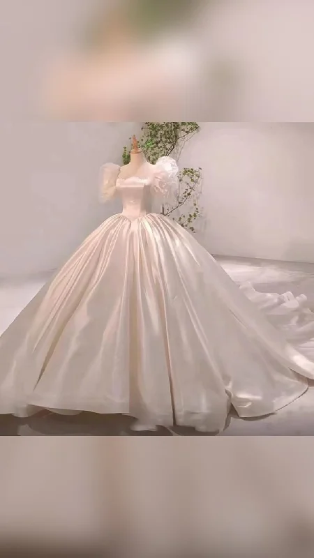 Markdowns vintage-inspired dressVintage White Satin Wedding Dress Charming Wedding Dress Y411